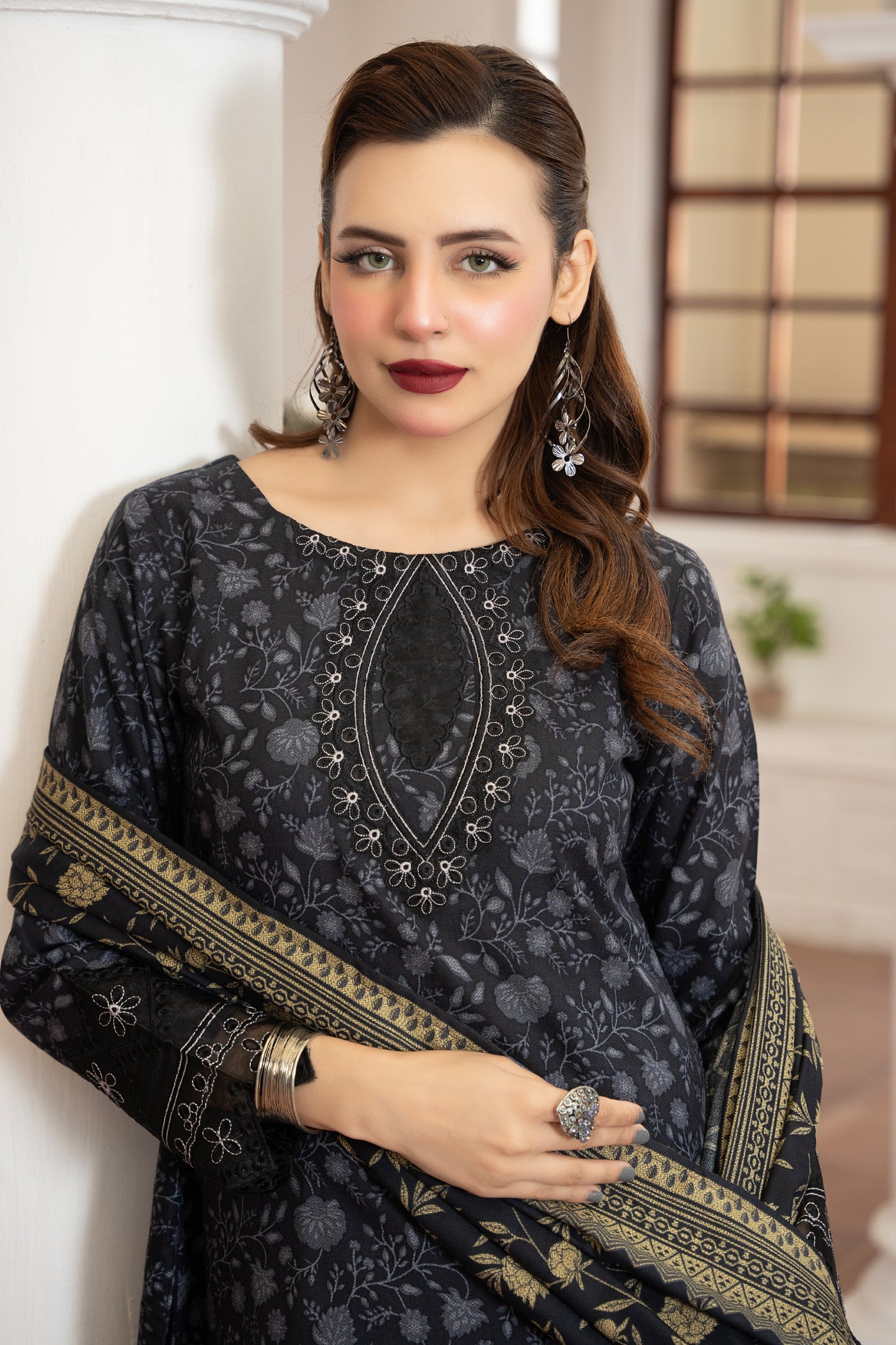 Pakistani Women’s Casual Winter Wear 3-Piece Printed Suit – Dhanak, Black | 1476 | Designer Rack