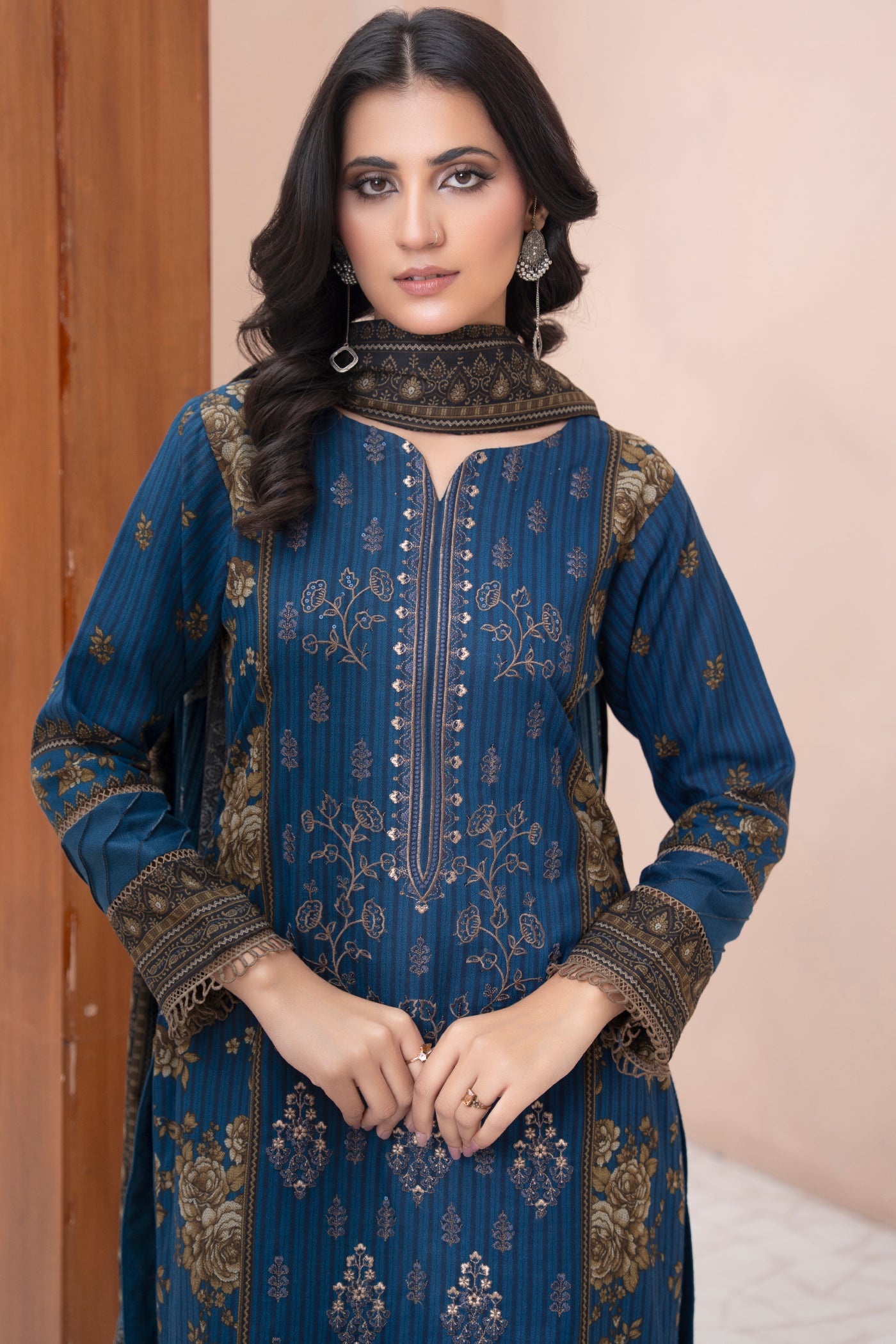 Pakistani Embroidered Navy Blue Dhanak Suit for Women – Winter Designer Collection