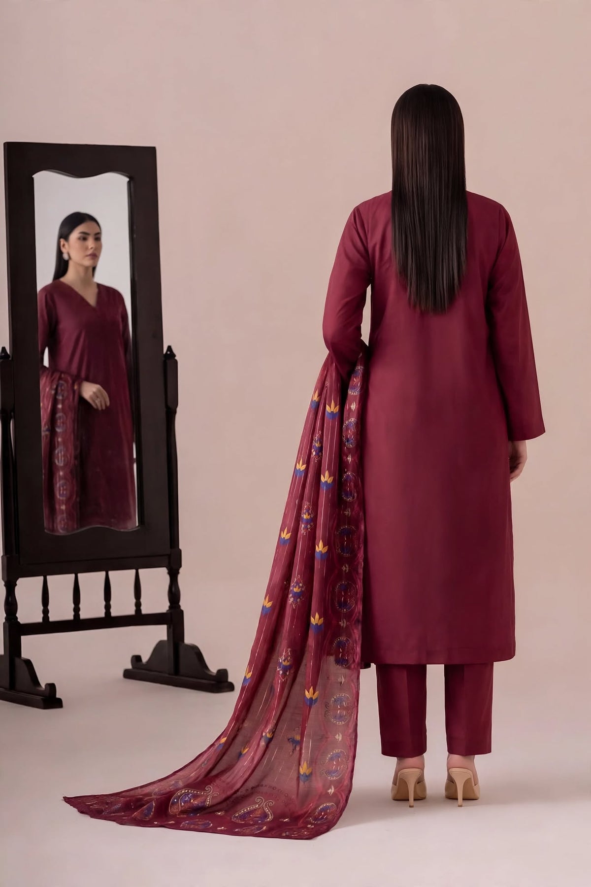 Pakistani Women's Casual Wear 3 pc Suit Linen Marron| 1500 | Designer Rack