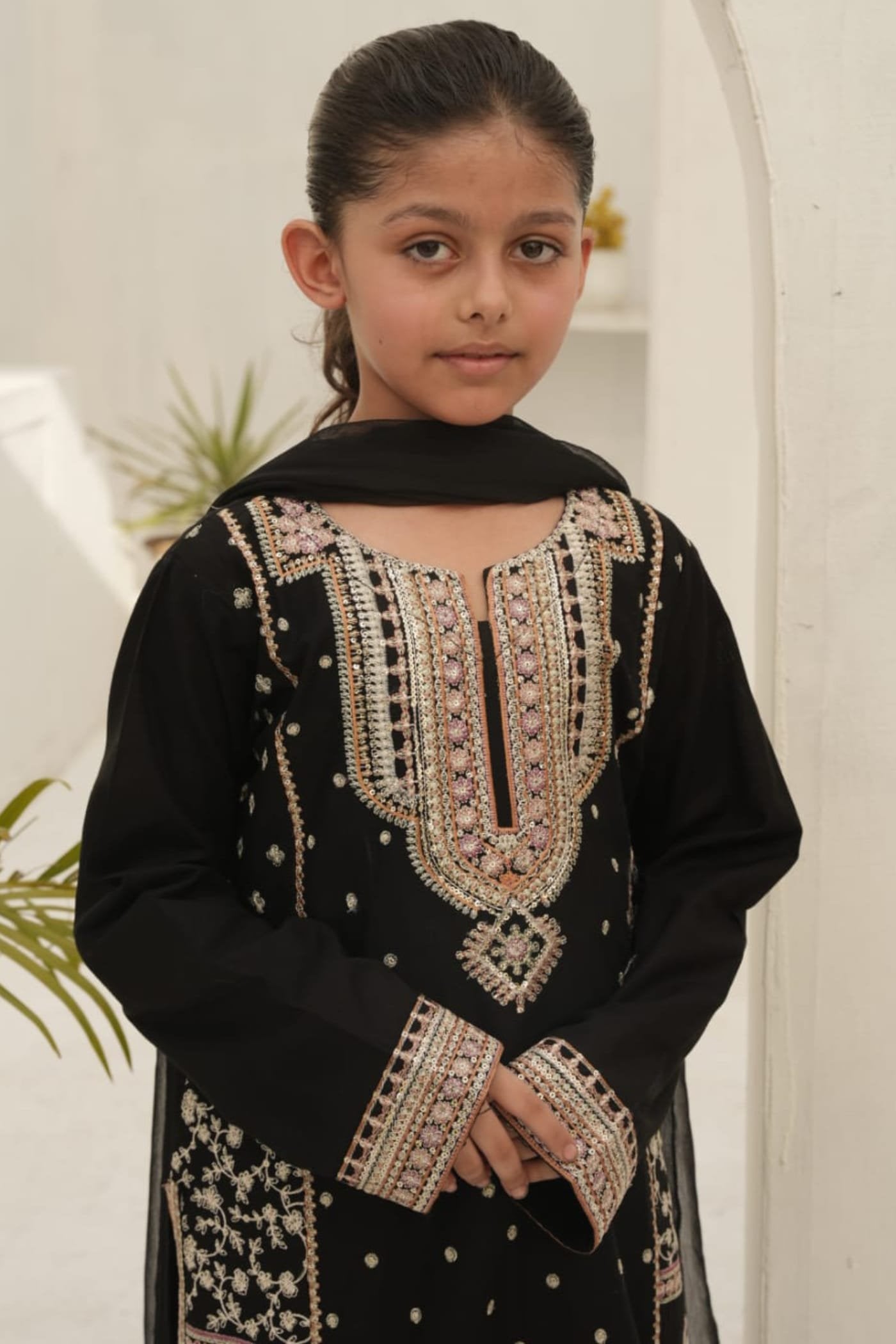 Mother Daughter Pakistani Suits