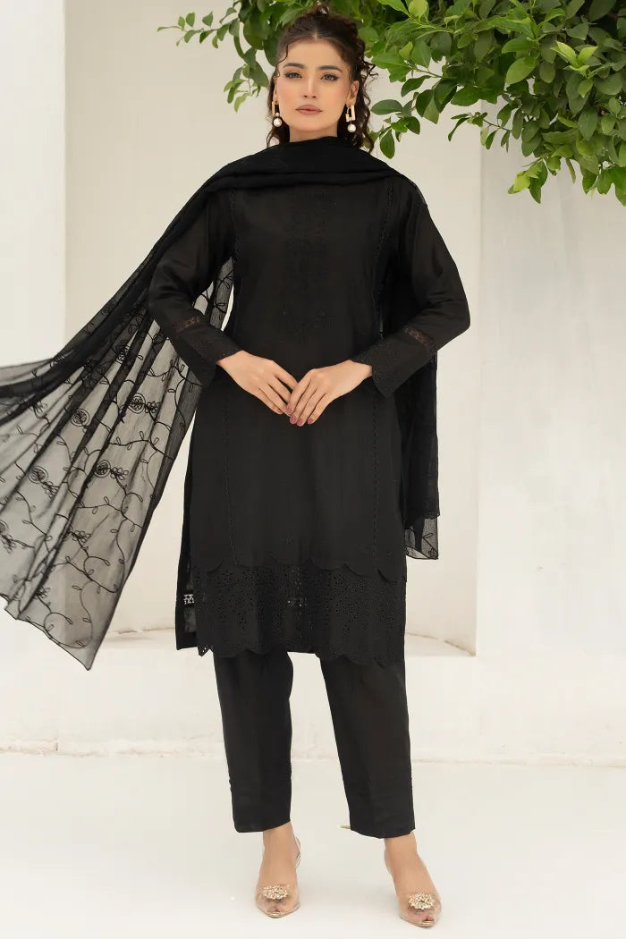 Baroque Embroidered Lawn 1468 Black