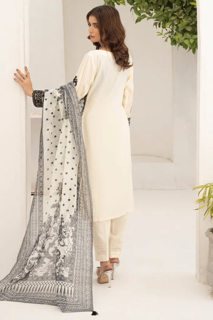 Jazmin Embroidered Lawn 1468 off white