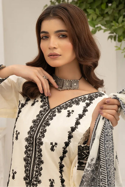 Jazmin Embroidered Lawn 1468 off white