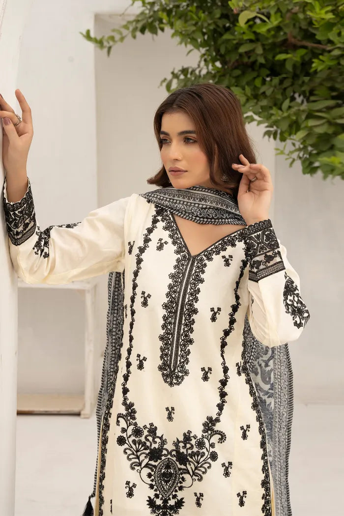 Jazmin Embroidered Lawn 1468 off white