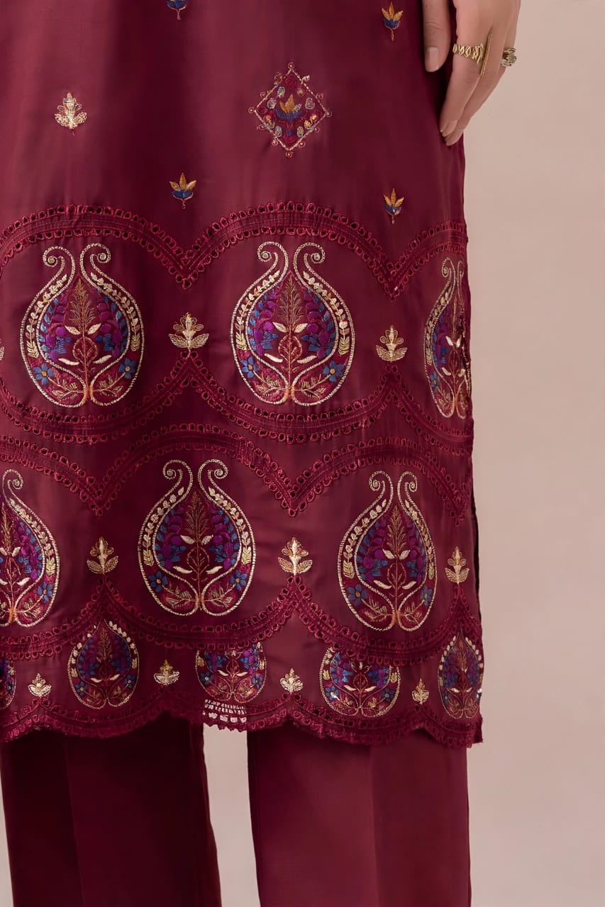 Pakistani Women's Casual Wear 3 pc Suit Linen Marron| 1500 | Designer Rack